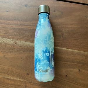 S’well metal water bottle thermos style Disney Frozen Olaf pattern